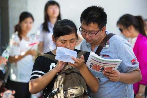 母亲改高考志愿后轻生（母亲改了儿子志愿是什么电视）