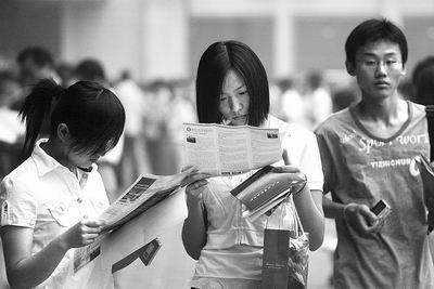 高考志愿女生选择学习（高考志愿女孩子报什么样的大学合适）